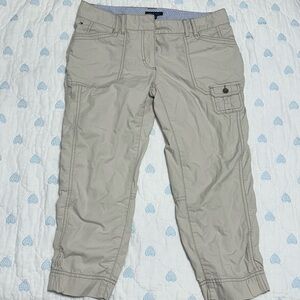 Y2K style Tommy Hilfiger size 6 Women’s capri cargo pants